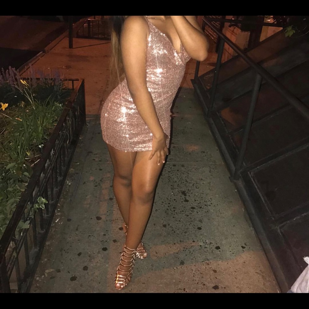 Sparkly sequins dress